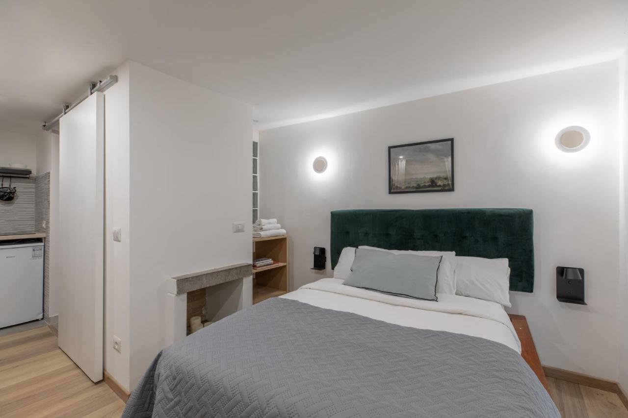 Апартаменты Iflat Small Studio In The Heart Of Trastevere Рим Экстерьер фото